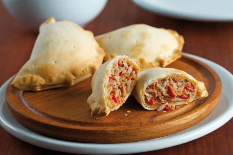 EMPANADA DE POLLO Carnes Santacruz EMPANADA DE POLLO Carnes Santacruz